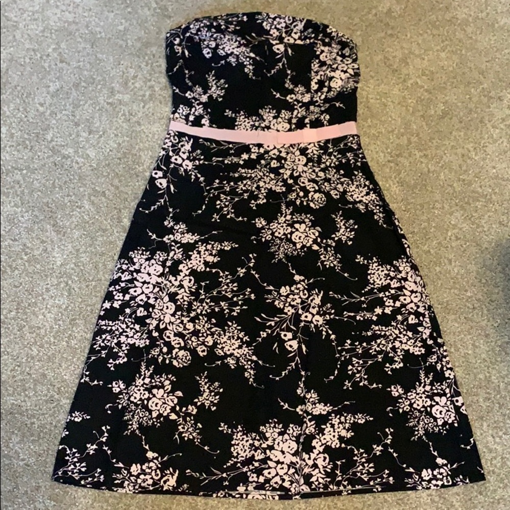 Strapless A-frame mid dress. Black/pink. Size 3